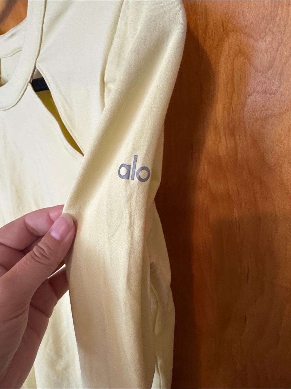 Vintage Alo yoga top - Picture 4 of 6